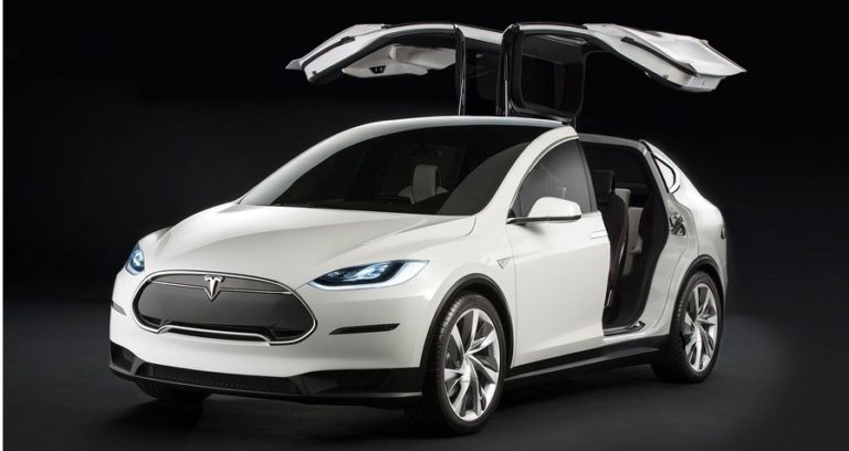 Елон Маск: кросовер Tesla Model X з’явиться у вересні