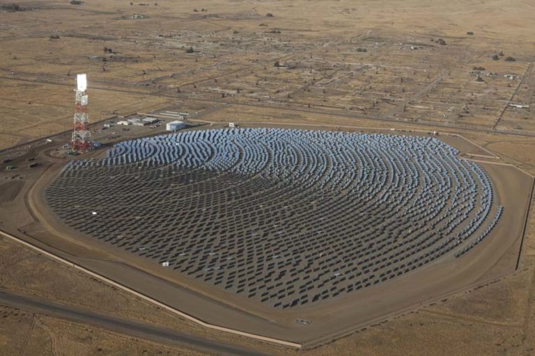 У пустелі Мохаве будується найбільша в світі сонячна електростанція