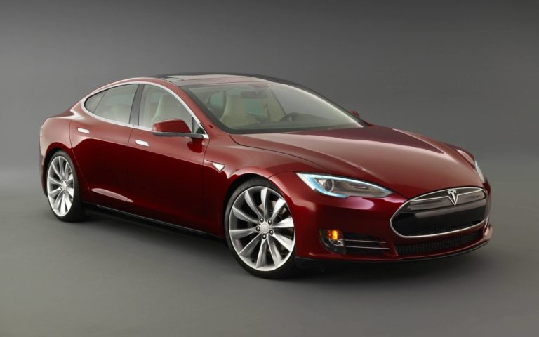 Tesla Model S – перемога на ринку VIP автомобілів в США