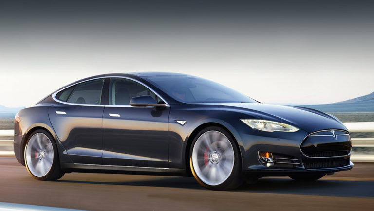 Tesla Model S побила світовий рекорд (ВІДЕО)