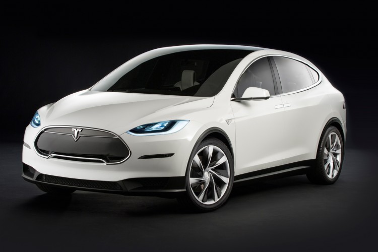 Кросовер Tesla Model X виходить на ринок