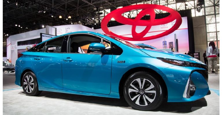 Toyota Prius Prime витрачатиме 1,4 літра бензину на 100 кілометрів