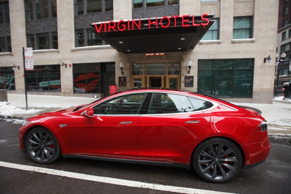Tesla Model S підвозитиме клієнтів готелю Virgin у Чикаго