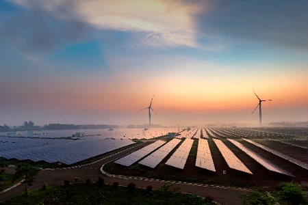 Matrix Renewables отримала фінансування без регресу в розмірі 40 мільйонів євро від UniCredit для будівництва шести сонячних електростанцій в Італії. Matrix Renewables відкриває нові горизонти з будівництвом шести сонячних електростанцій в Італії!