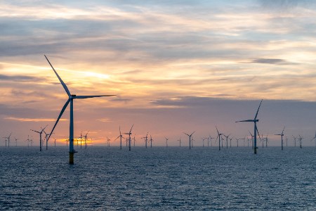 Mammoet підписала контракт на підтримку SeAH Wind в проекті вітрових електростанцій Hornsea 3, розташованому на південному березі Teesworks, Великобританія. Досліджуйте, як Mammoet сприяє розвитку вітрової енергетики у Великобританії!