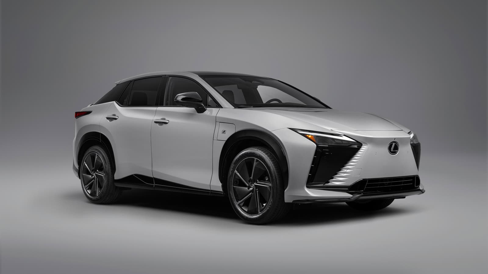 2026 Lexus RZ 550e F SPORT отримує симульоване ручне управління та 402 к.с. для покращення досвіду електромобіля
