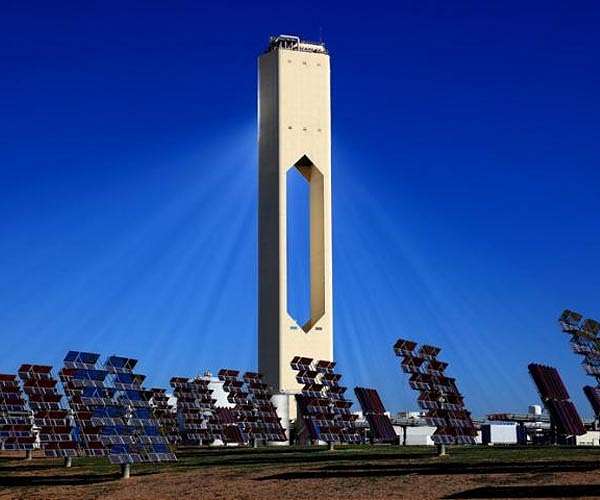 Ultrablack наностержні досягають нових вершин в абсорбції світла сонячної вежі