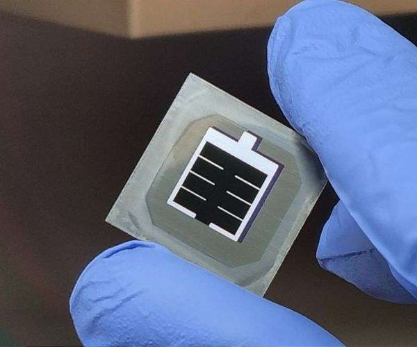 Molecular contacts підвищують ефективність тандемних сонячних елементів до 31.4 відсотка